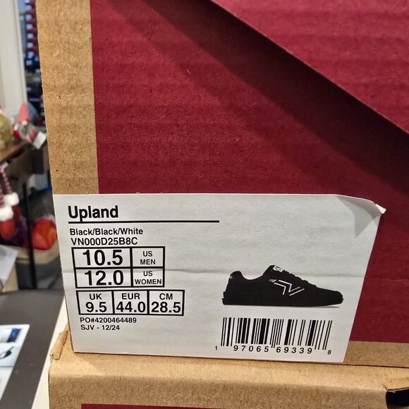 Vans Upland Skate Sneakers Shoes Black/White VN000D25B8C Men's Size 10.5 NEW - Picture 11 of 11